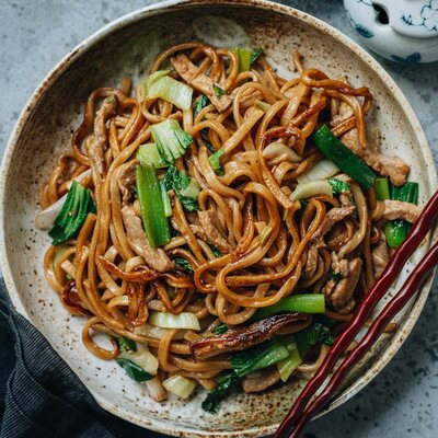 Shanghai Fried Noodles (上海粗炒面)